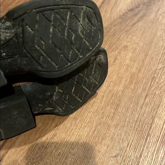 Ariat Brown Cowboy Boots with American Flag Design - Picture 6 of 16